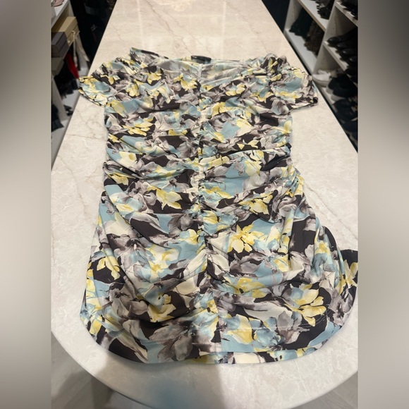 St. John Couture Floral Printed Ruched Stretch
Off-Shoulder Top sz S New - Picture 3 of 11